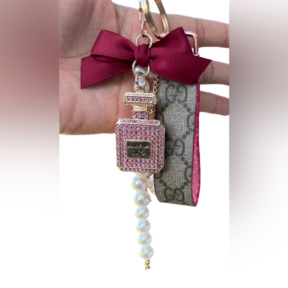 Repurposed Custom Handmade Loop Keychain With Charm - Picture 3 of 8